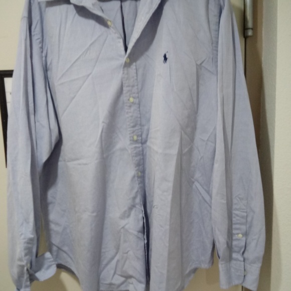 Clean button down shirts - Picture 3 of 3